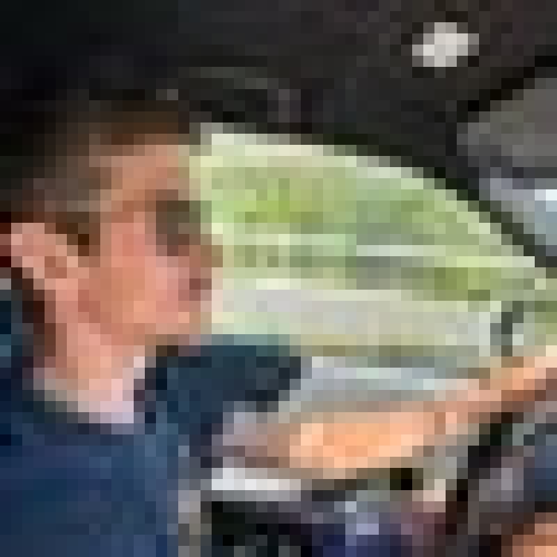 25862424910117567
